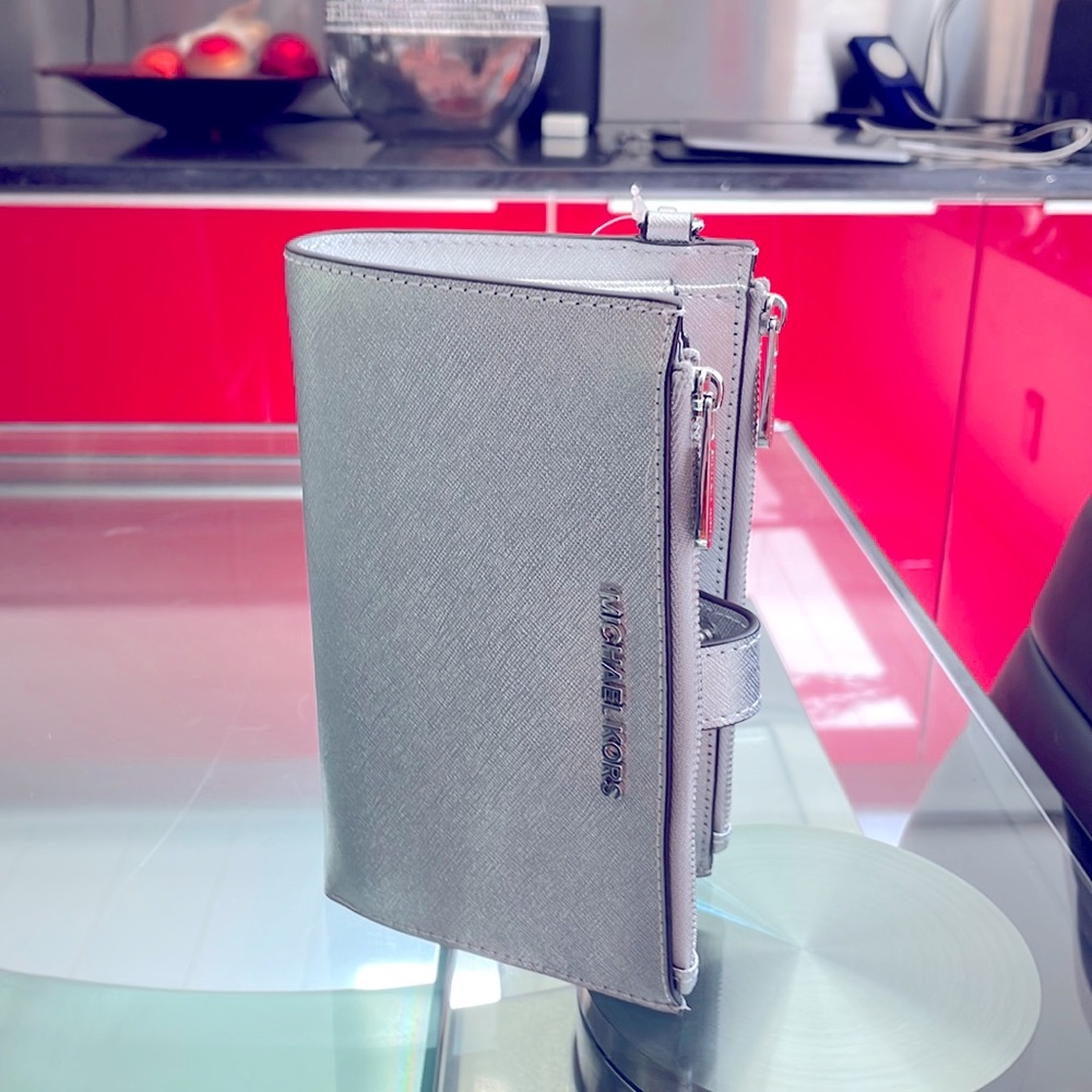 Michael Kors Jet Set Wristlet